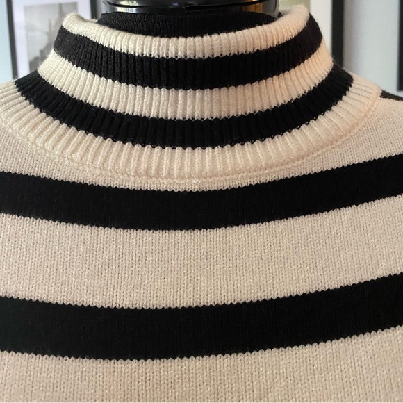 NWOT-Zesica Turtleneck Long Sleeve Strip Ribbed Knit Oversized Sweater - Picture 4 of 15